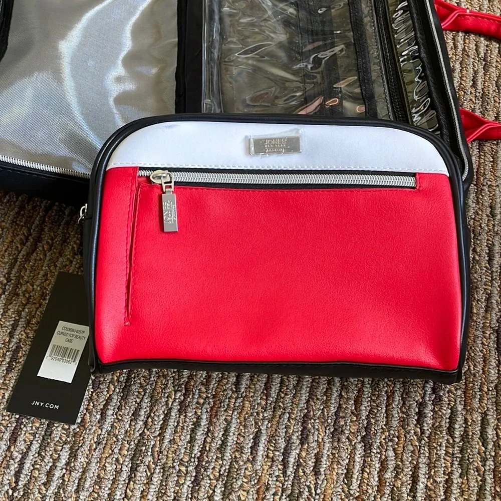 NWT Jones if New York cherry blossoms garment bag.